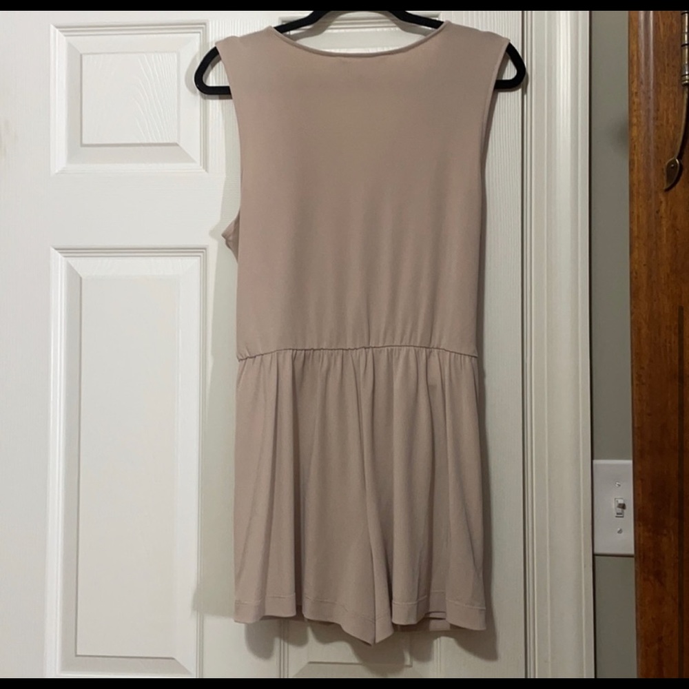 BCBG ROMPER - Picture 3 of 5